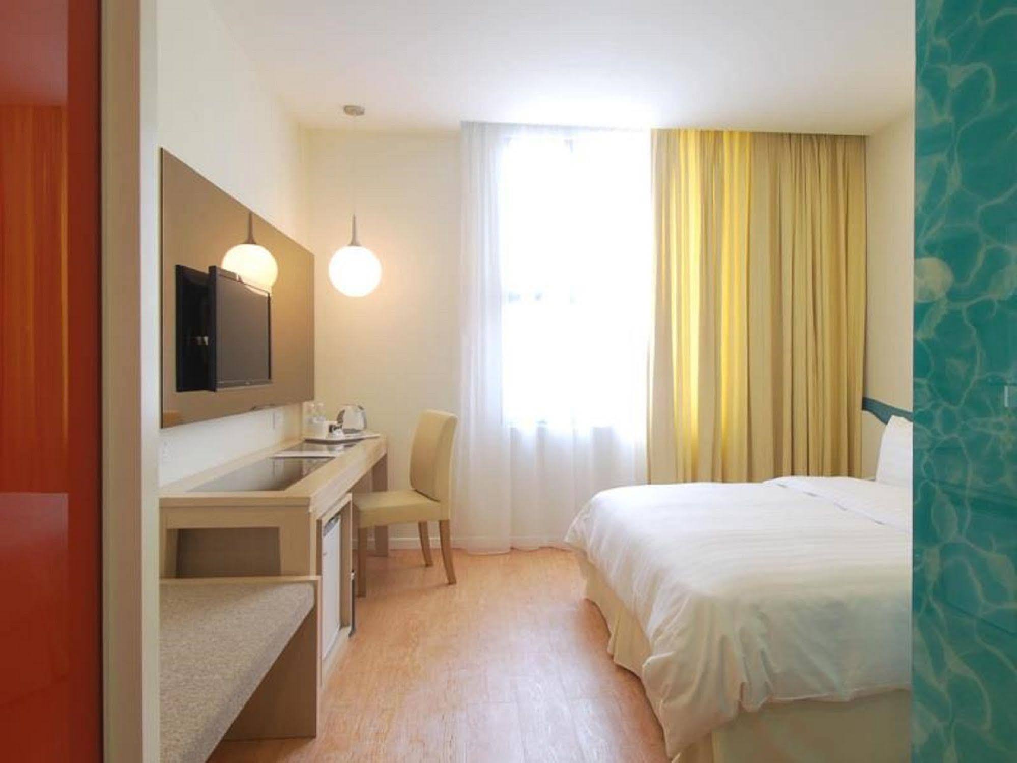 Oceania Hotel
